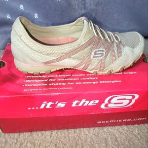 Size 8 Sketchers